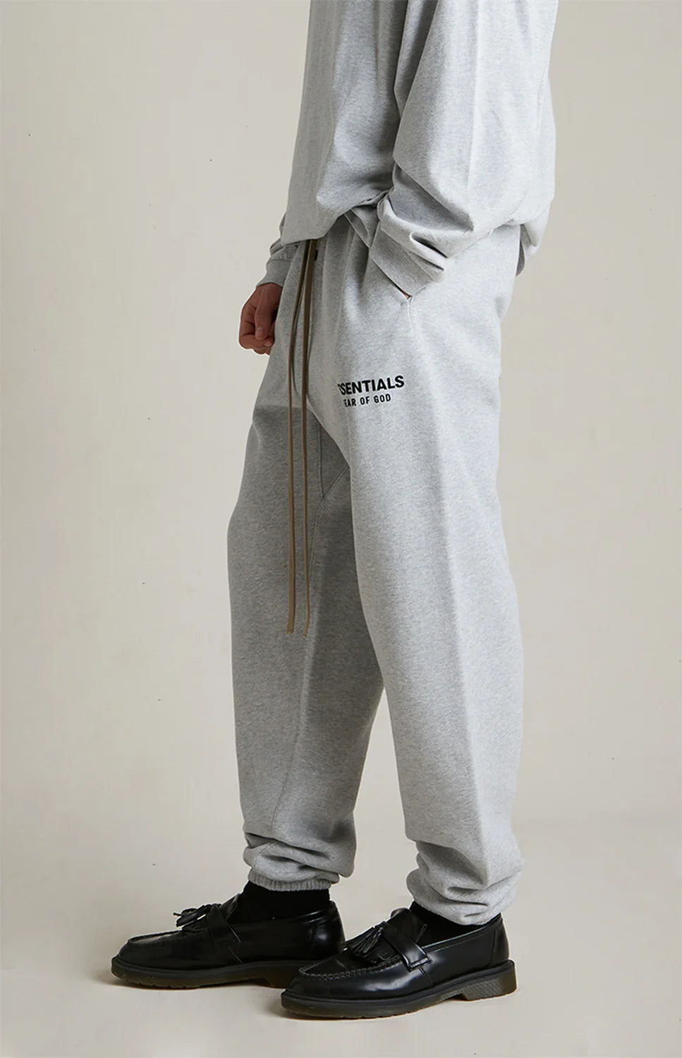 Fear of God Essentials Fleece Essential Sweatpant Light Heather Gray