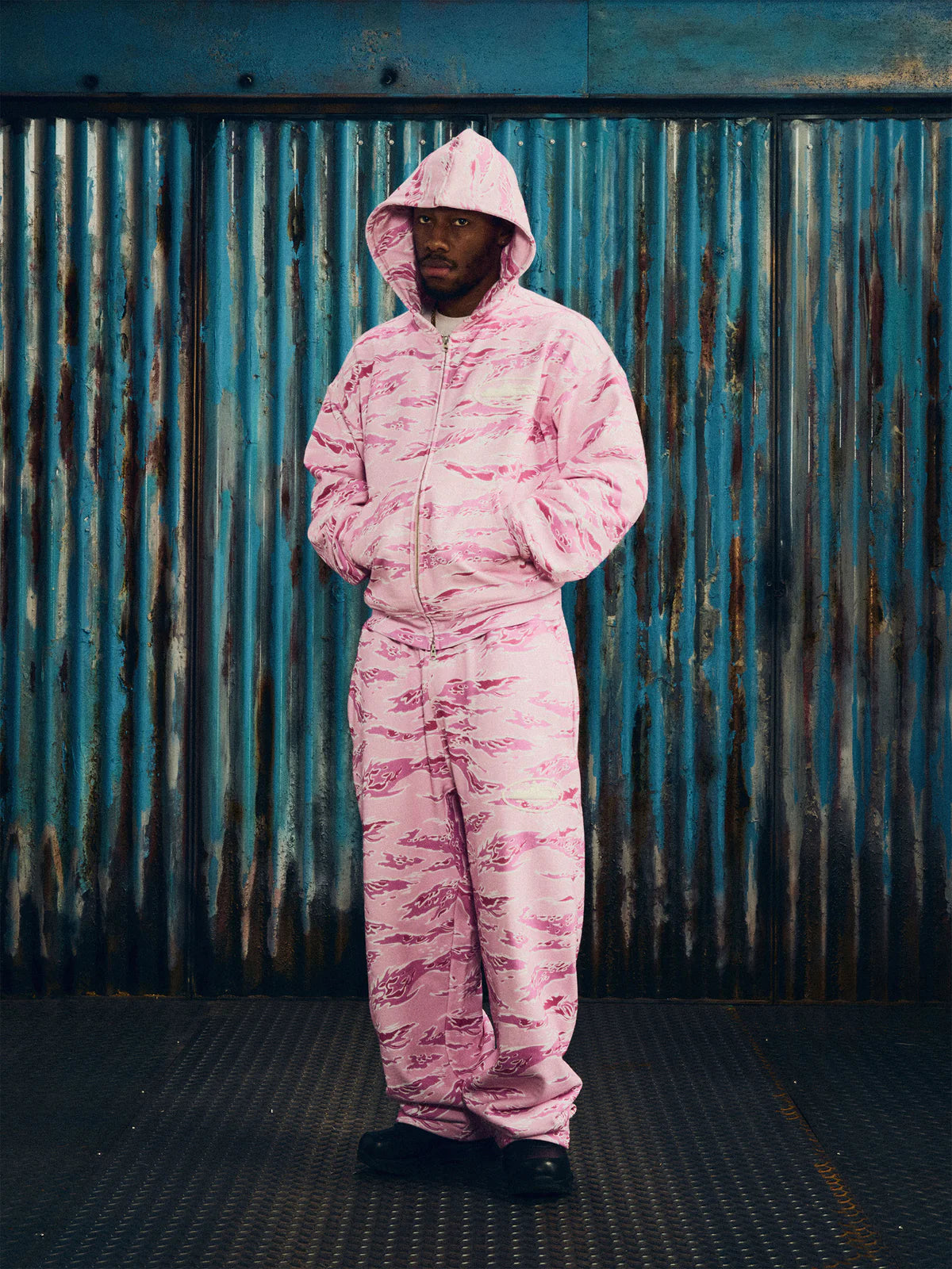 Corteiz Island Puff Print Open Hem Sweatpant Pink Tiger Camo