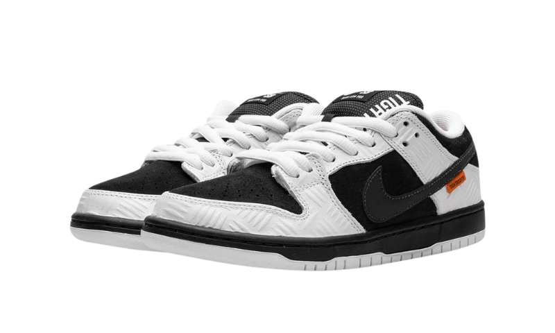 SB Dunk Low X Tightbooth