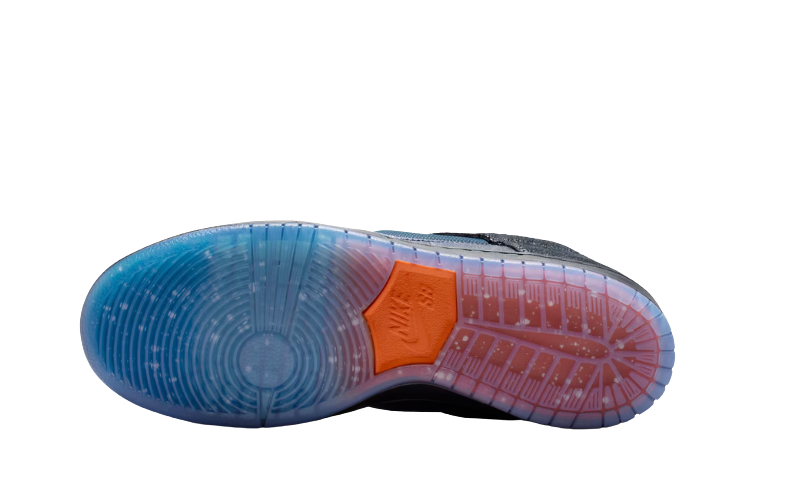 Nike SB Dunk Low Pro
Bluetile Skateboards
